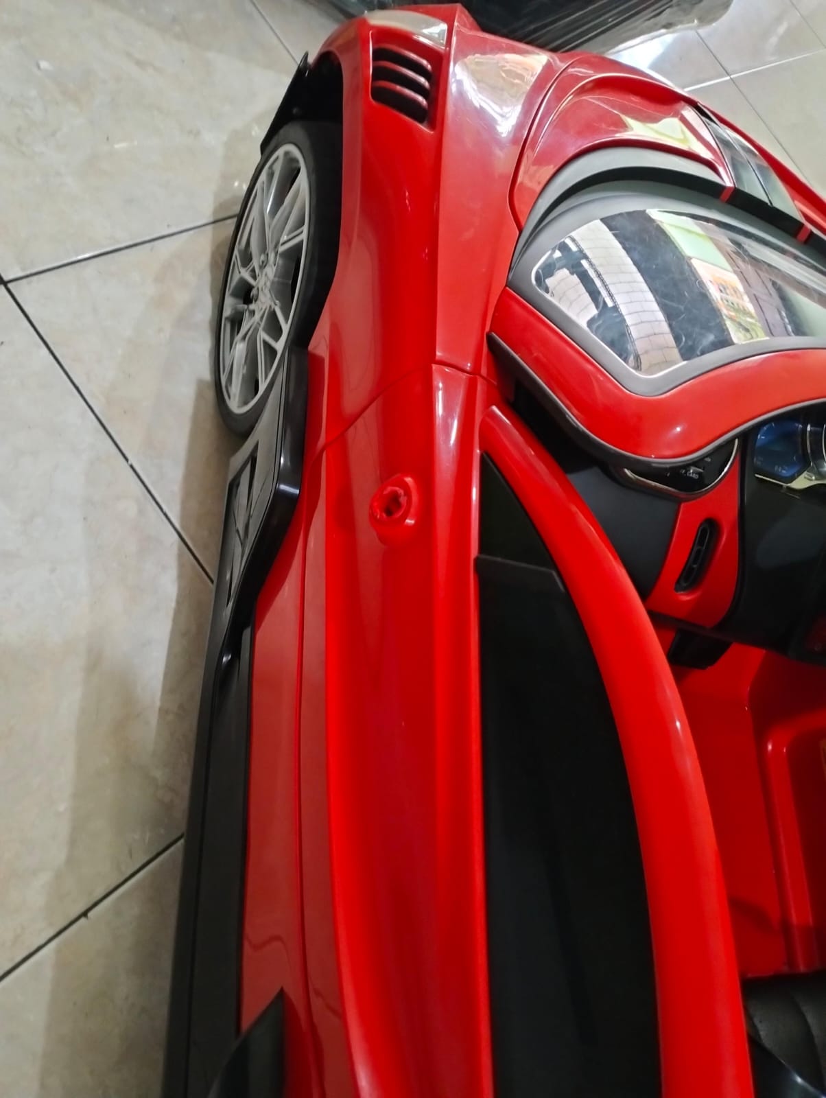 Pliko Bugatti Divo Licensed Mobil Aki – Red (DISKON – Kondisi Spion) 3 Pliko Bugatti Divo Licensed Mobil Aki – Red (DISKON – Kondisi Spion) 3